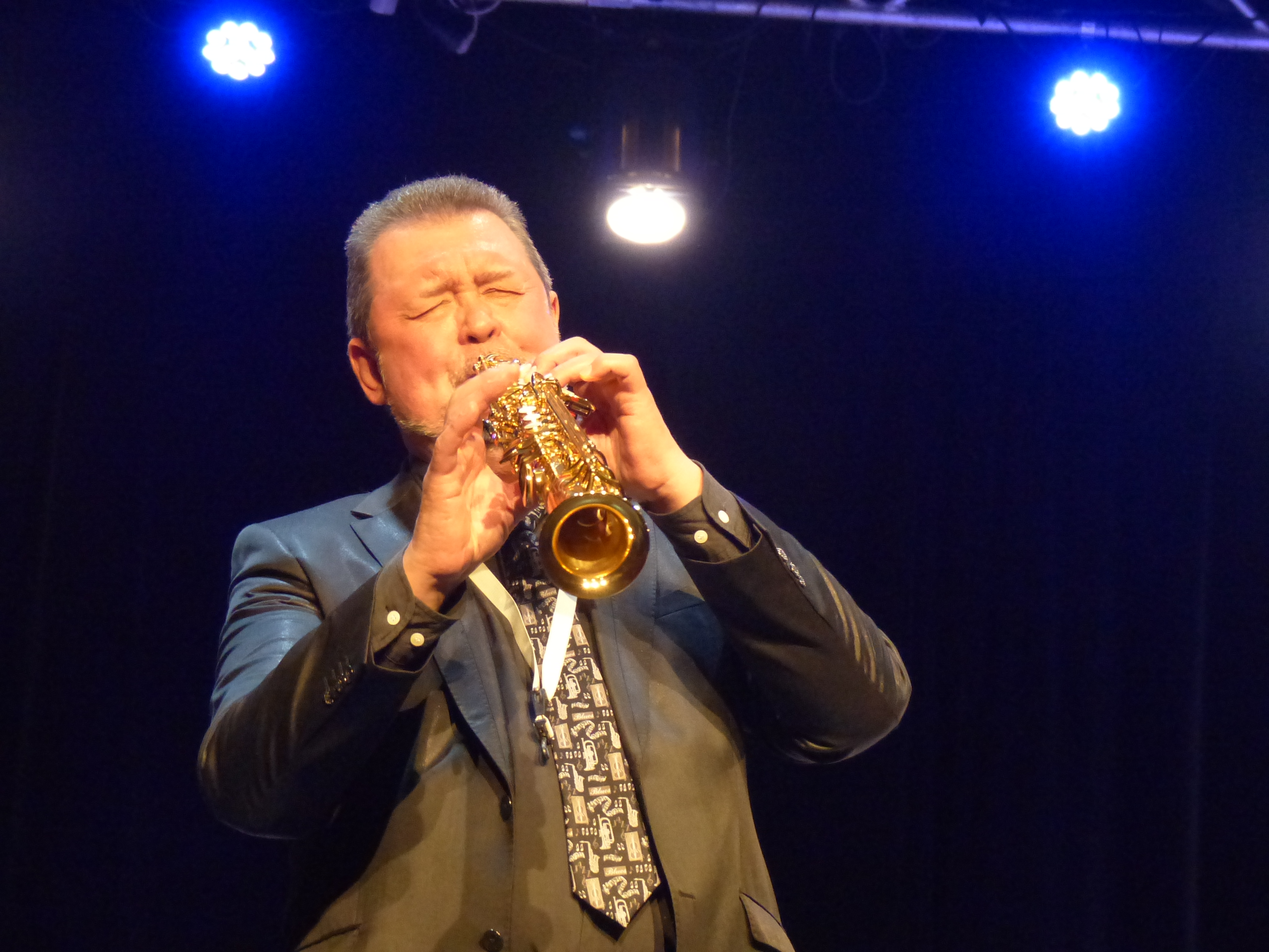 Soliste invité au saxophone soprano sur scène